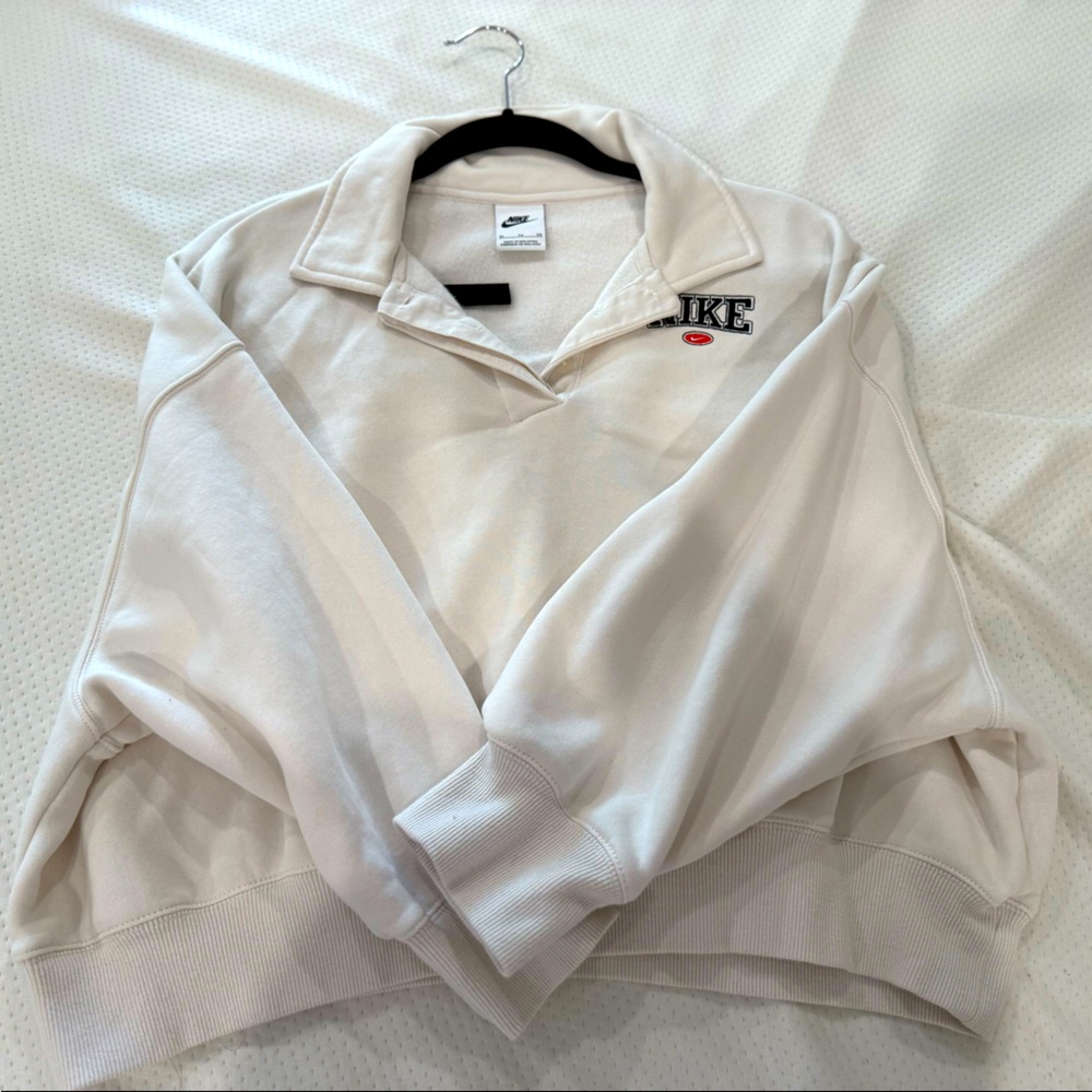 Nike Women’s Cropped sweatshirt